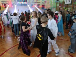 b_1024_768_0_00_images_2023_2024_WYDARZENIA_Choinka_418452236_840201381241145_5552528390163835671_n